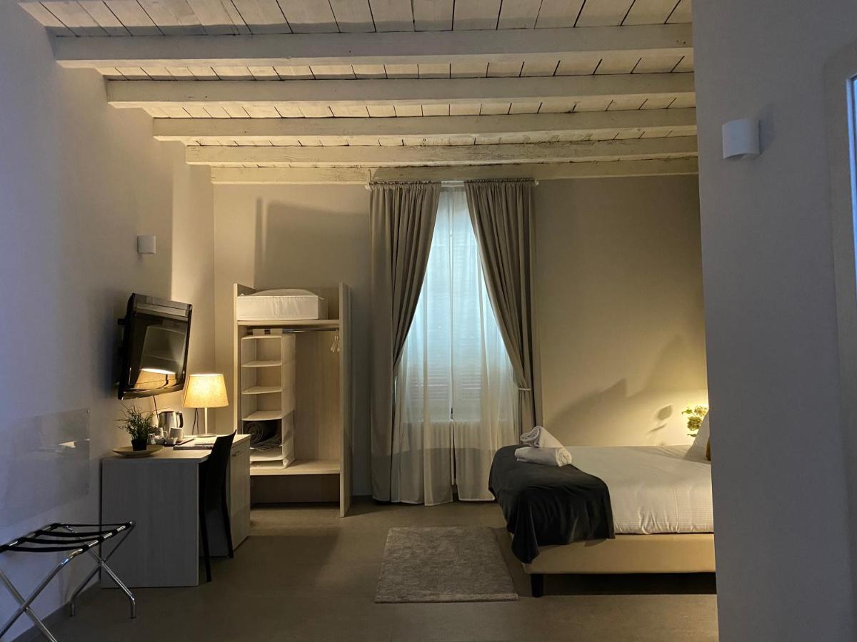 Lo Stallone -Malpensa Milan Airport Buscate Eksteriør billede